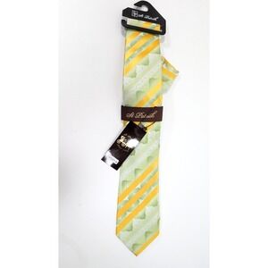 Mens St Patrick Green Yellow Stripe Pattern Tie With Matching Pocket Square